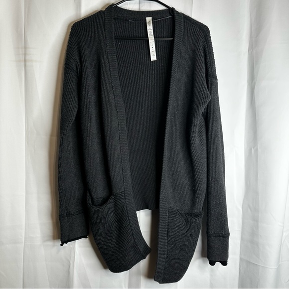 lululemon athletica Sweaters - Lululemon vestigan dark charcoal and black size 6